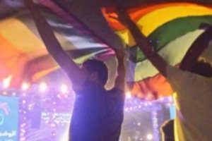 رفع علم المثليين في حفل مشروع ليلى فى مصر