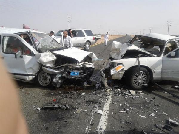 صور حادث أول حالة وفاة لسيدة أثناء قيادتها للسيارة فى السعوديه